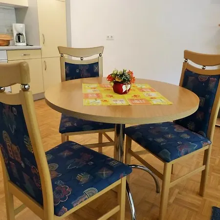 Elisabethenhof Apartment